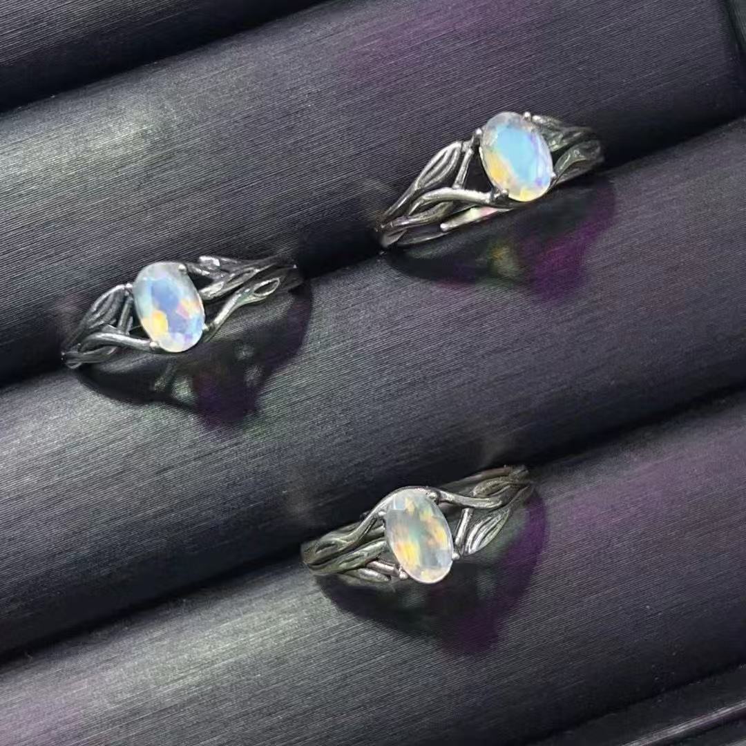 Leaf-shaped Moonstone Ring