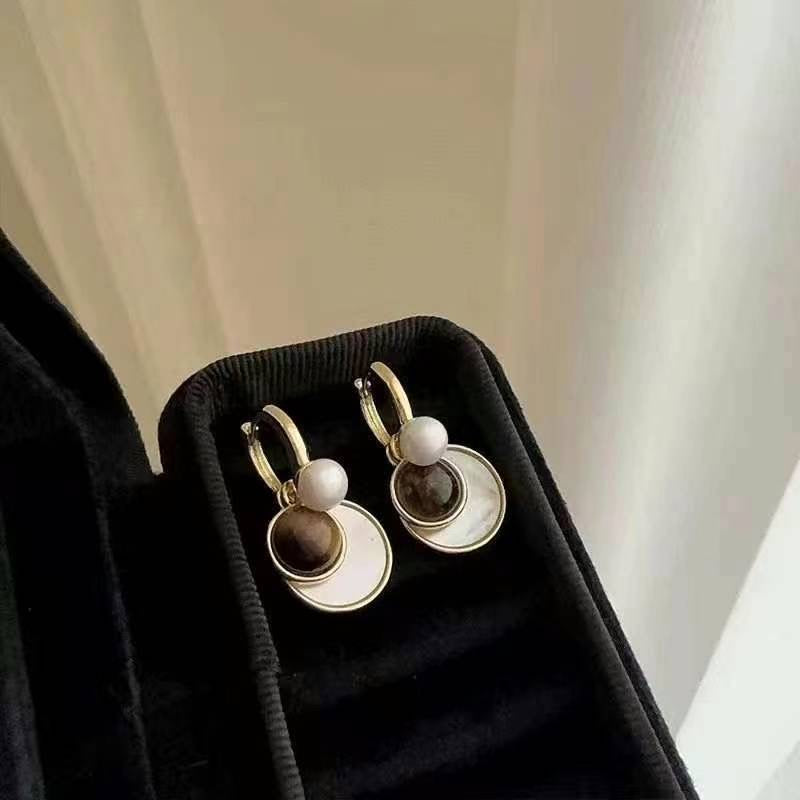 Freshwater Pearls and Tiger's Eye Stone Earing