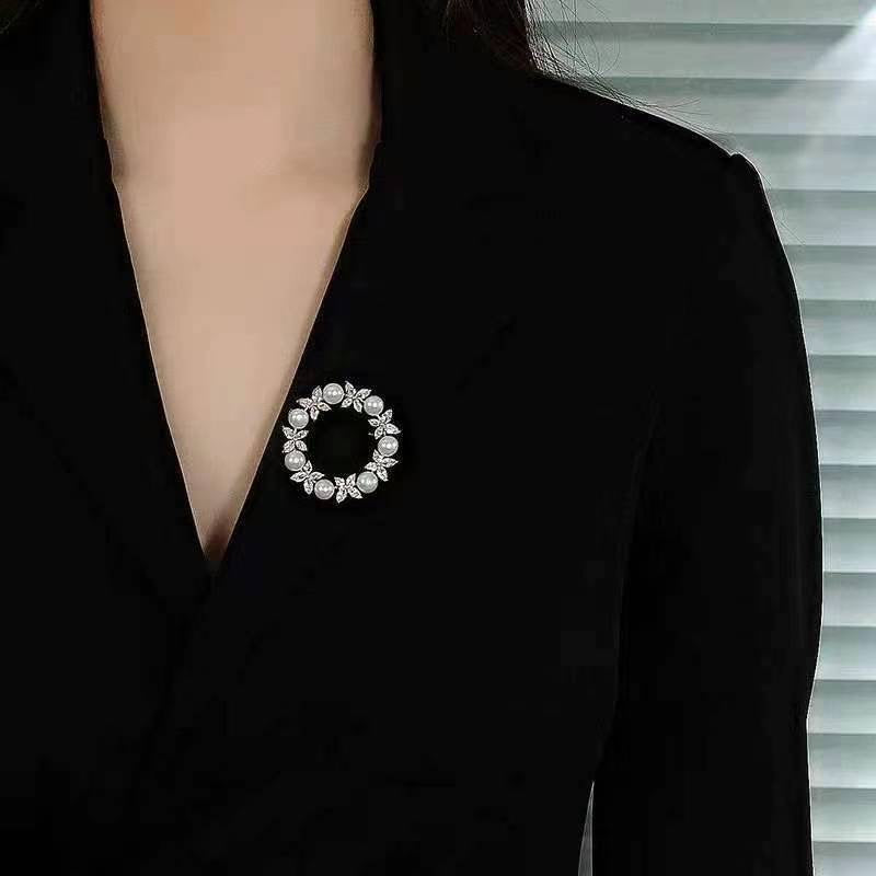 Fresh Pearl Brooch