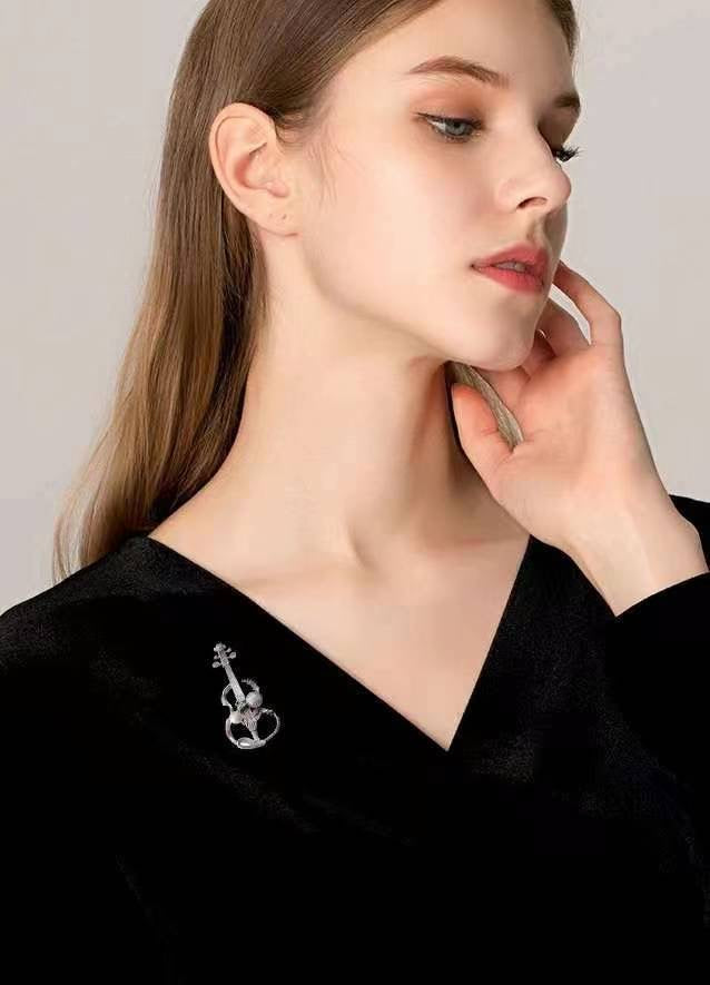Violin Style Fresh Water Pearl Brooch