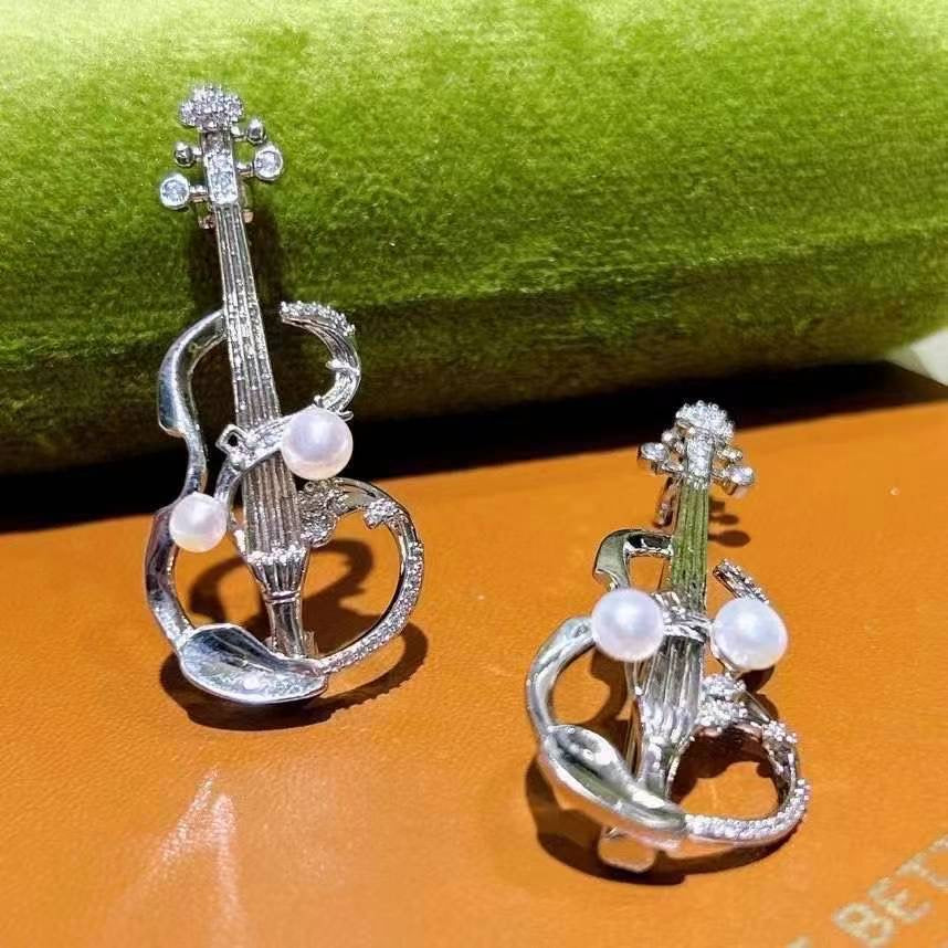 Violin Style Fresh Water Pearl Brooch