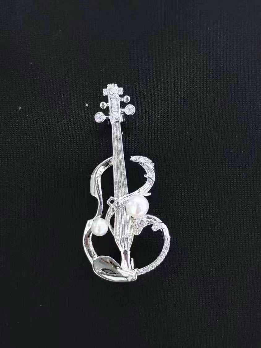 Violin Style Fresh Water Pearl Brooch