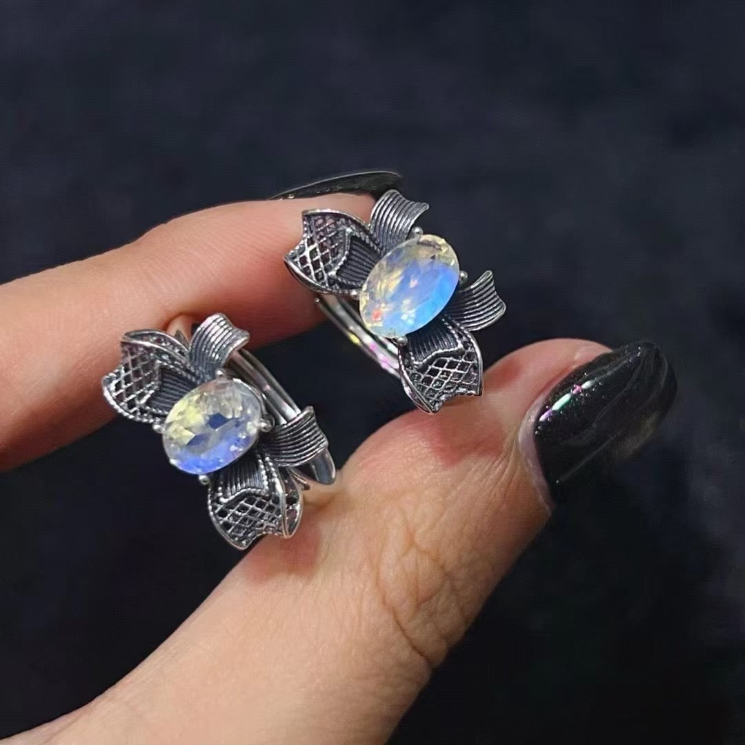 Cutie bow moonstone ring